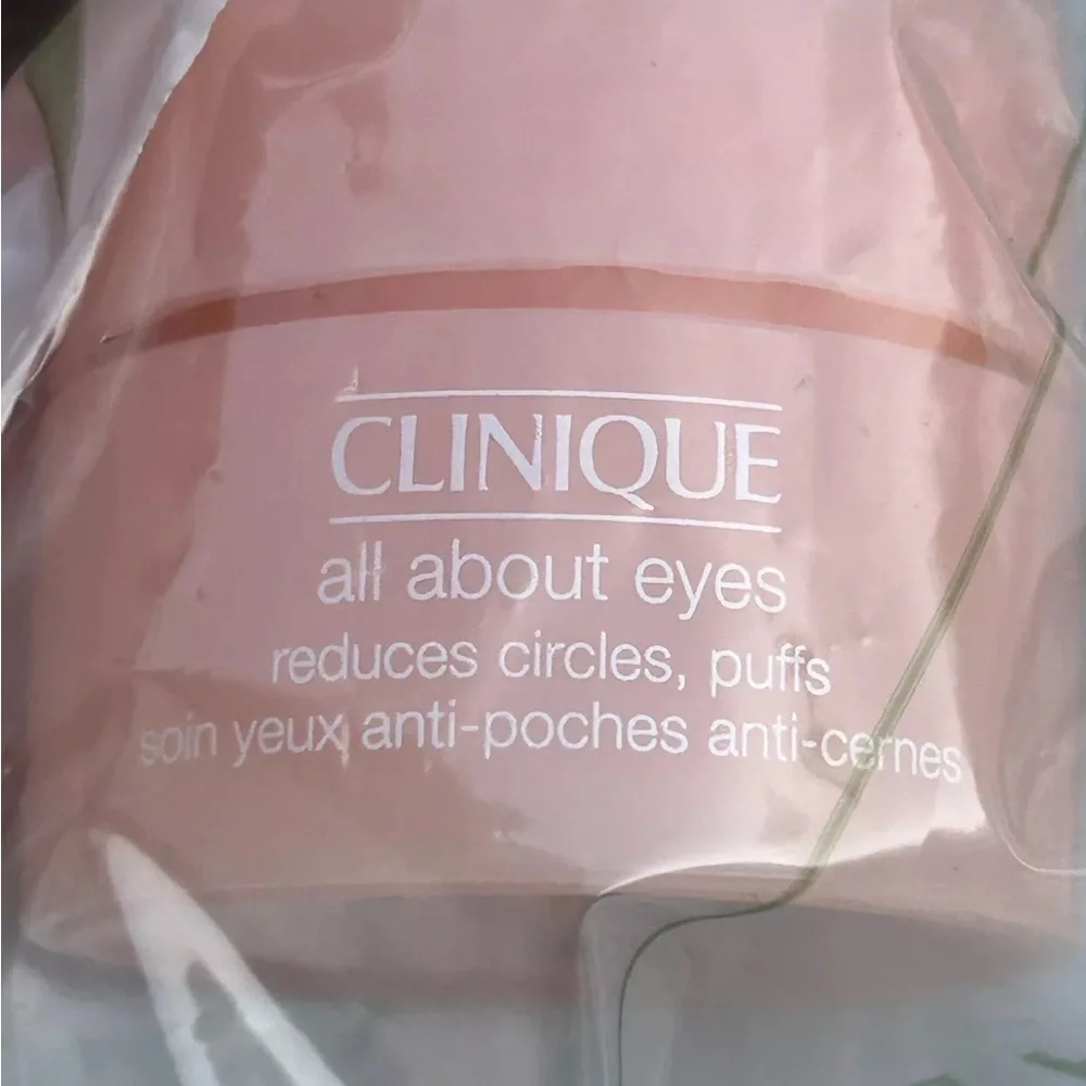 Clinique Gift Set: About Eyes, Clean, Moisture, Take Day Off, PLUS Magenta Lip - Picture 6 of 16